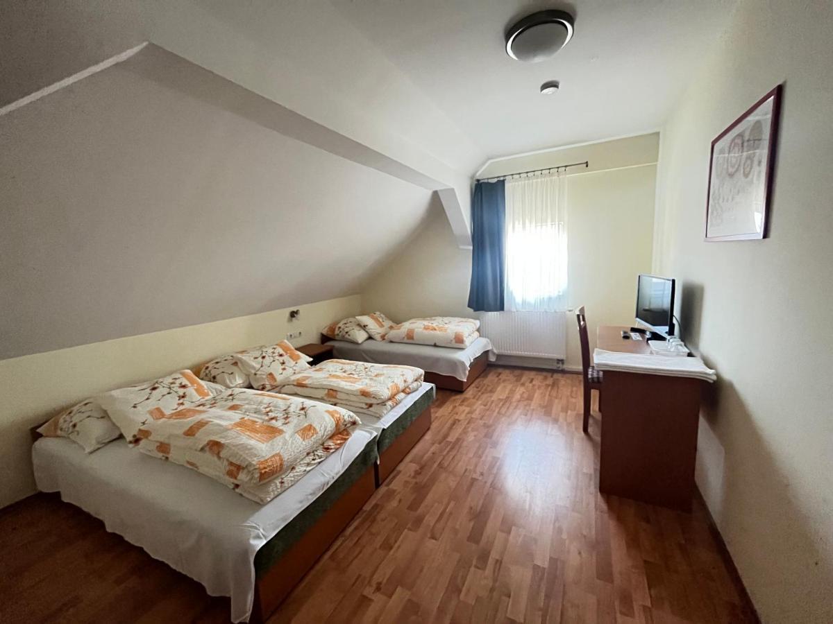 Globus Guesthouse, Vendeghaz Sormás Exterior foto