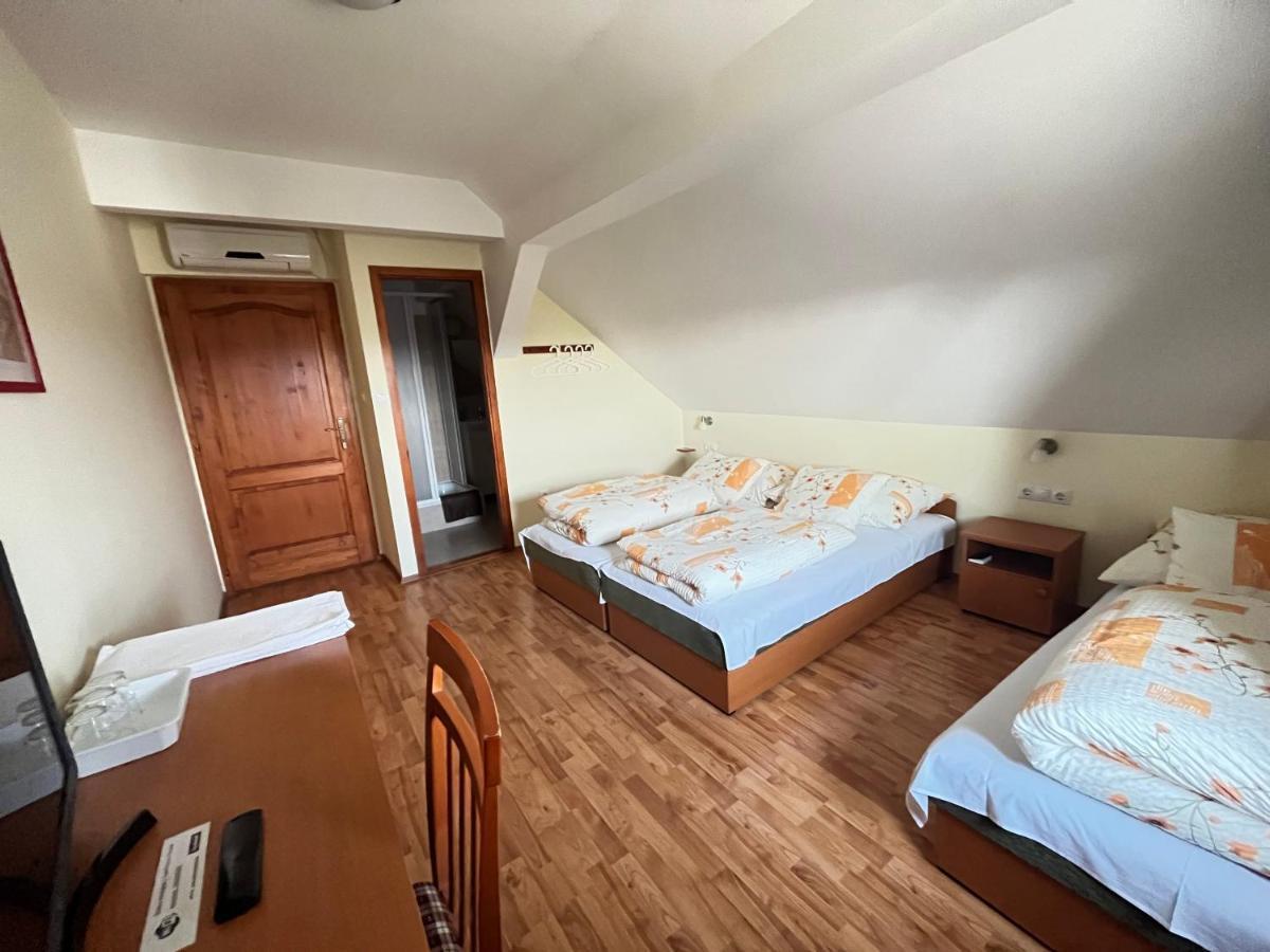 Globus Guesthouse, Vendeghaz Sormás Exterior foto